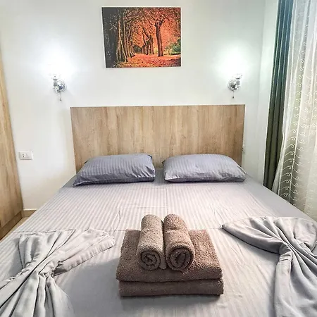 Shoreline Star G77 Apartment