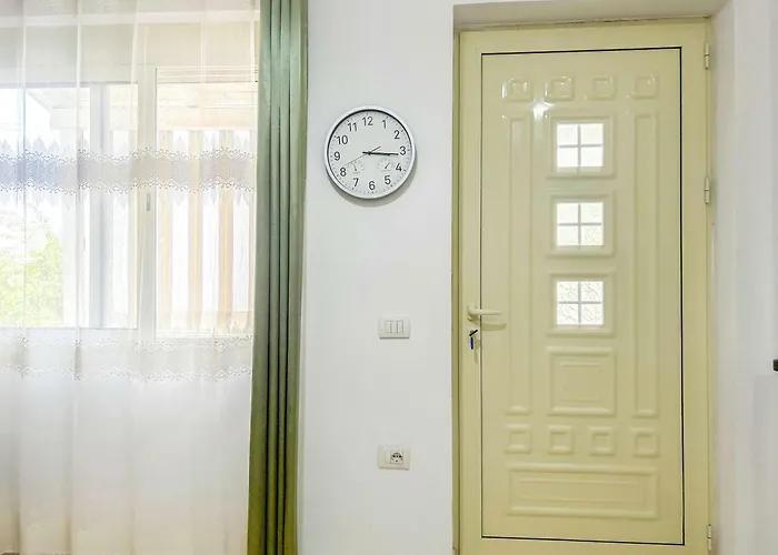 Shoreline Star G77 Apartment