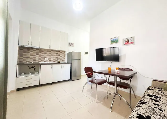 Shoreline Star G77 Golem (Tirana)